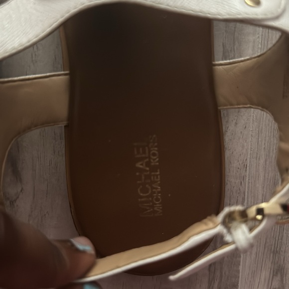 MICHALE KORS SANDALS - Picture 4 of 5
